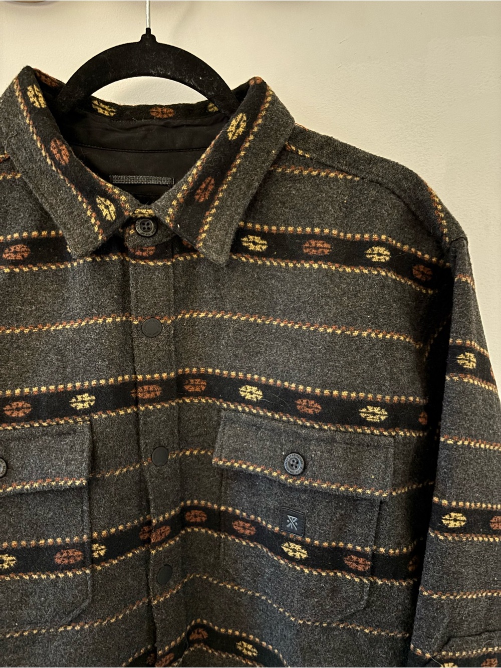 Roark | Patterned Heavyweight Button-Up - Picture 3 of 8